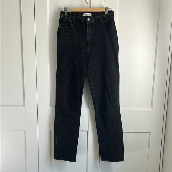 Abercrombie & Fitch 90’s Straight Ultra High Rise Black Jeans Curve Love 28L - Picture 1 of 3